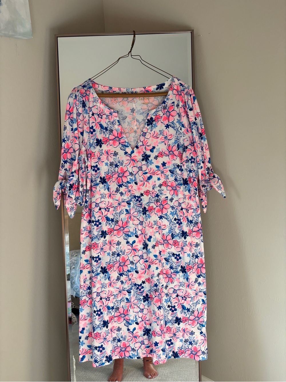 Lilly Pulitzer Pink, Navy & White Floral Easley T-shirt Dress with Tie Sleeves